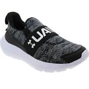 Under Armour  big Kids  size 1Y